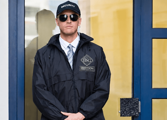 Doorman-berlin-tu%CC%88rsteher-berlin-hero-bild 1 (1).png