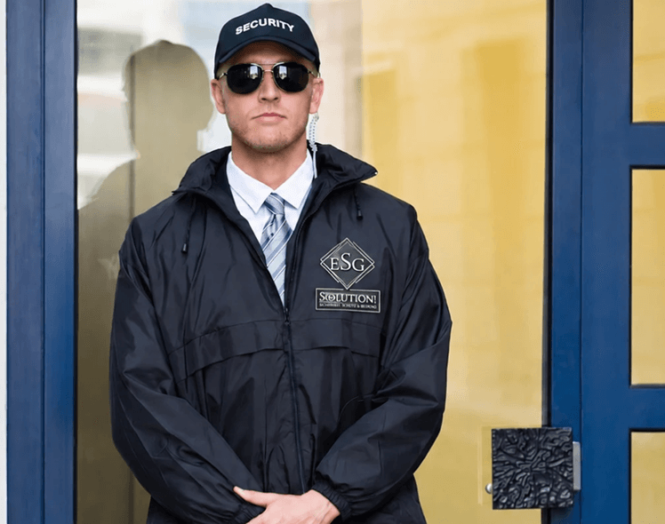 Doorman-berlin-tu%CC%88rsteher-berlin-hero-bild 1.png