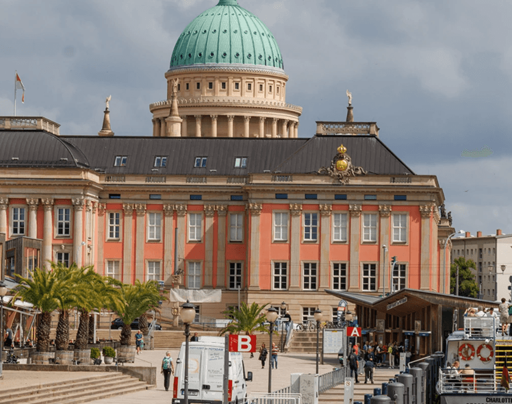 Sicherheitsdienst-security-potsdam-hero-bild 1.png